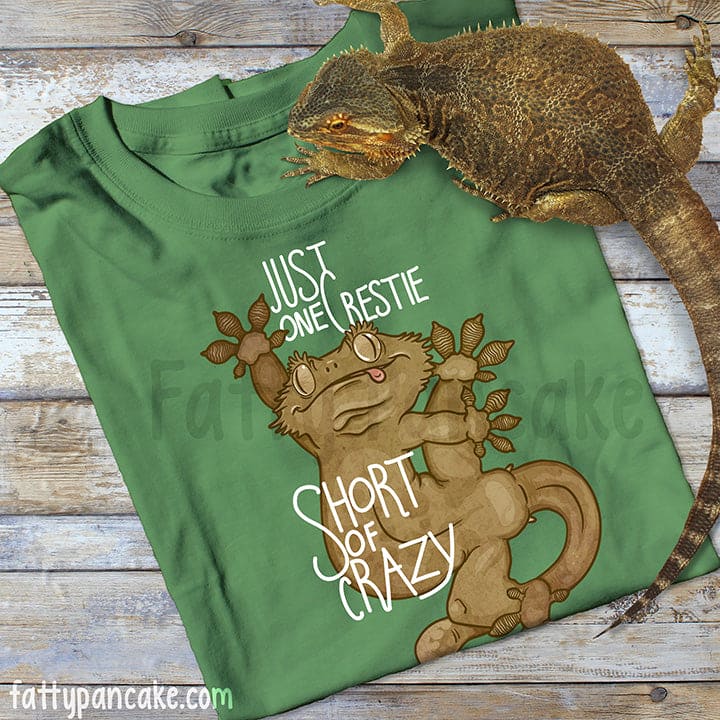 Just One Crestie Short of Crazy Crested Gecko Tee, regalo tonto de ropa de reptil 